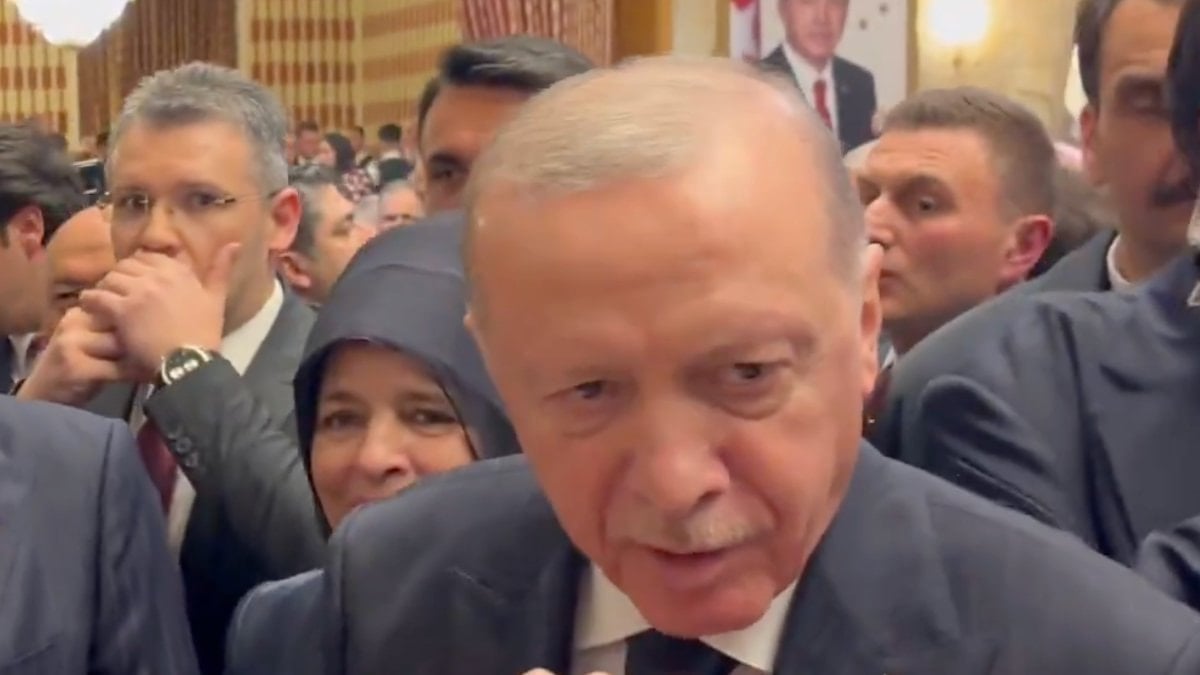 Cumhurbaşkanı Erdoğan'dan DEM Partililere Esprili Soru: 'Masa Sağlam mı?'
