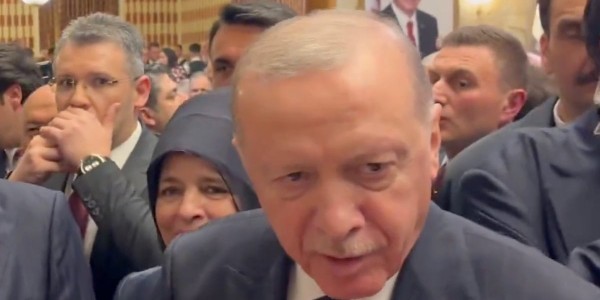 Cumhurbaşkanı Erdoğan'dan DEM Partililere Esprili Soru: 'Masa Sağlam mı?'