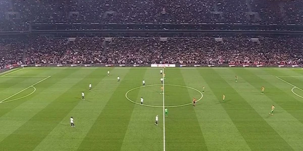 Beşiktaş-Alanyaspor Maçında Tribünler Doldu, Kupa Heyecanı Zirveye Çıktı