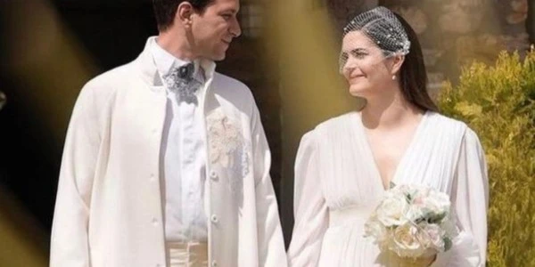 Selahattin Paşalı ve Lara Paşalı Evliliklerindeki Krizi Doğruladı: Sessizliğini Ortak Açıklama ile Bozdular