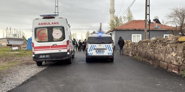 Kayseri'de Akrabalar Arasında Bıçaklı Kavga: 3 Yaralı